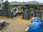 施工中